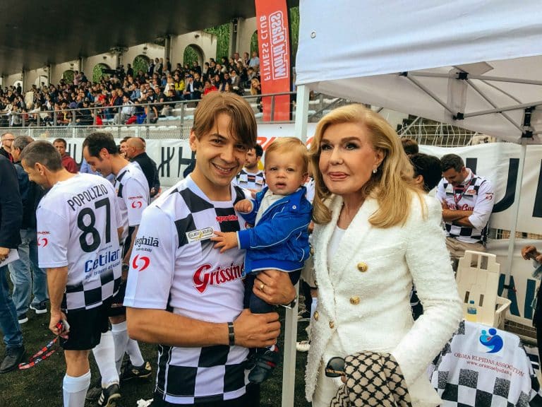 Οι πιλότοι της F1 κατέβηκαν στο γήπεδο για την ΕΛΠΙΔΑ