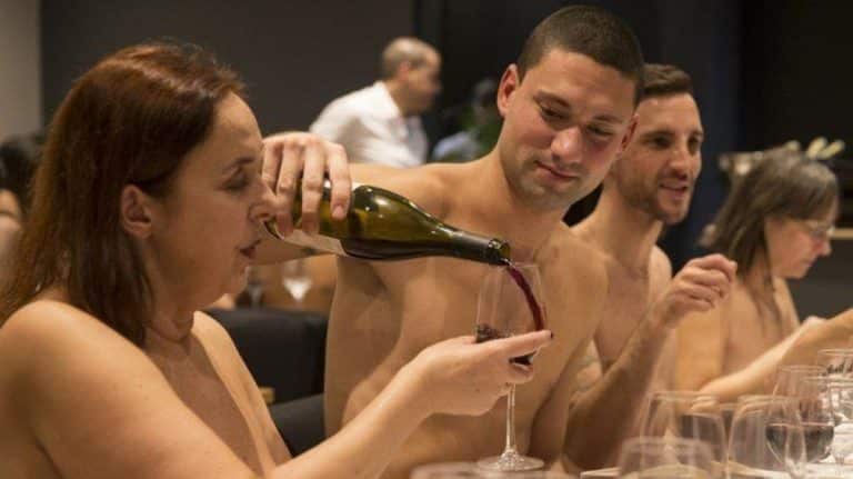 Το μοναδικό εστιατόριο γυμνιστών στο Παρίσι κλείνει οριστικά