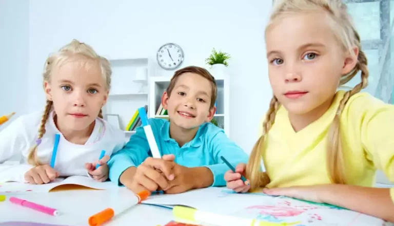 Σε σχολείο της Σουηδίας διδάσκουν τις «Δεκαέξι Συνήθειες του Μυαλού»