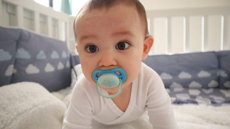 Γρήγορες συμβουλές ψυχολογίας: η πιπίλα!