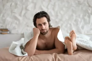 Τι είναι η στυτική δυσλειτουργία, ποια τα αίτια που την προκαλούν και ποιοι οι παράγοντες κινδύνου;